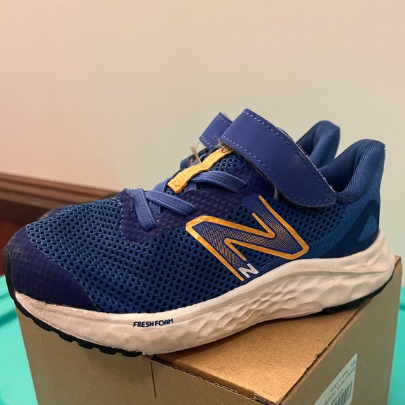 New Balance Kids' Navy and Gold Sneakers - Picture 1 of 3
